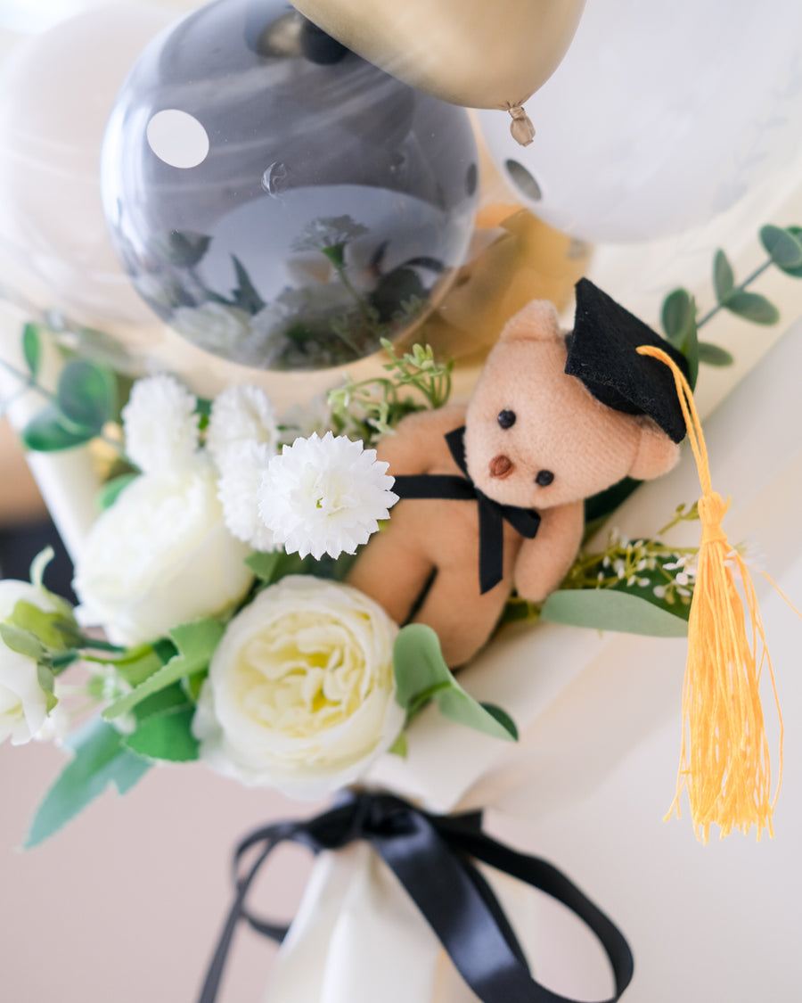 Mini Bear Grad Bouquet: Bubble Balloon
