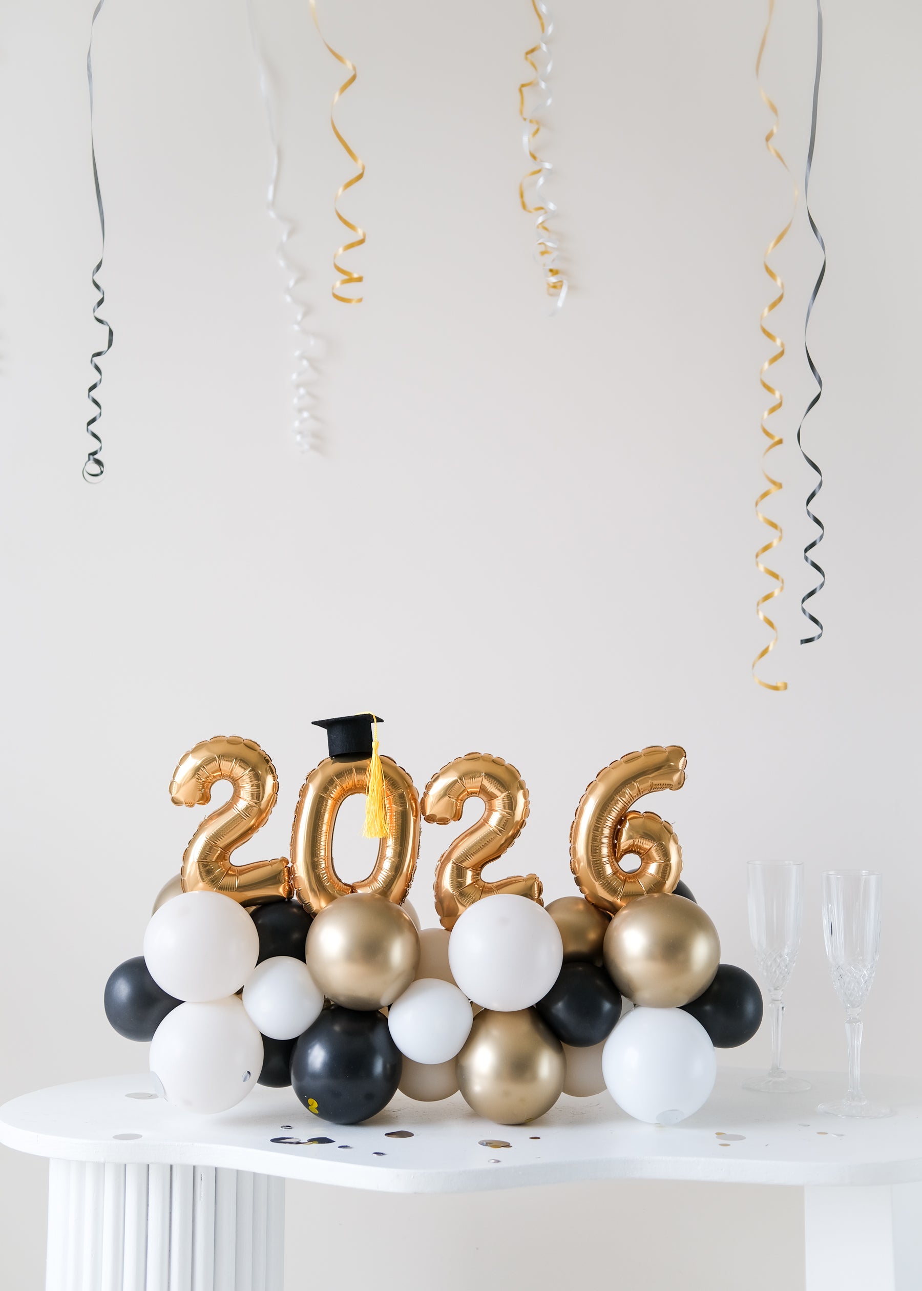 2026 mini balloon garland centerpeice