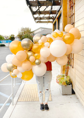 Golden Blush Balloon Garland To-Go