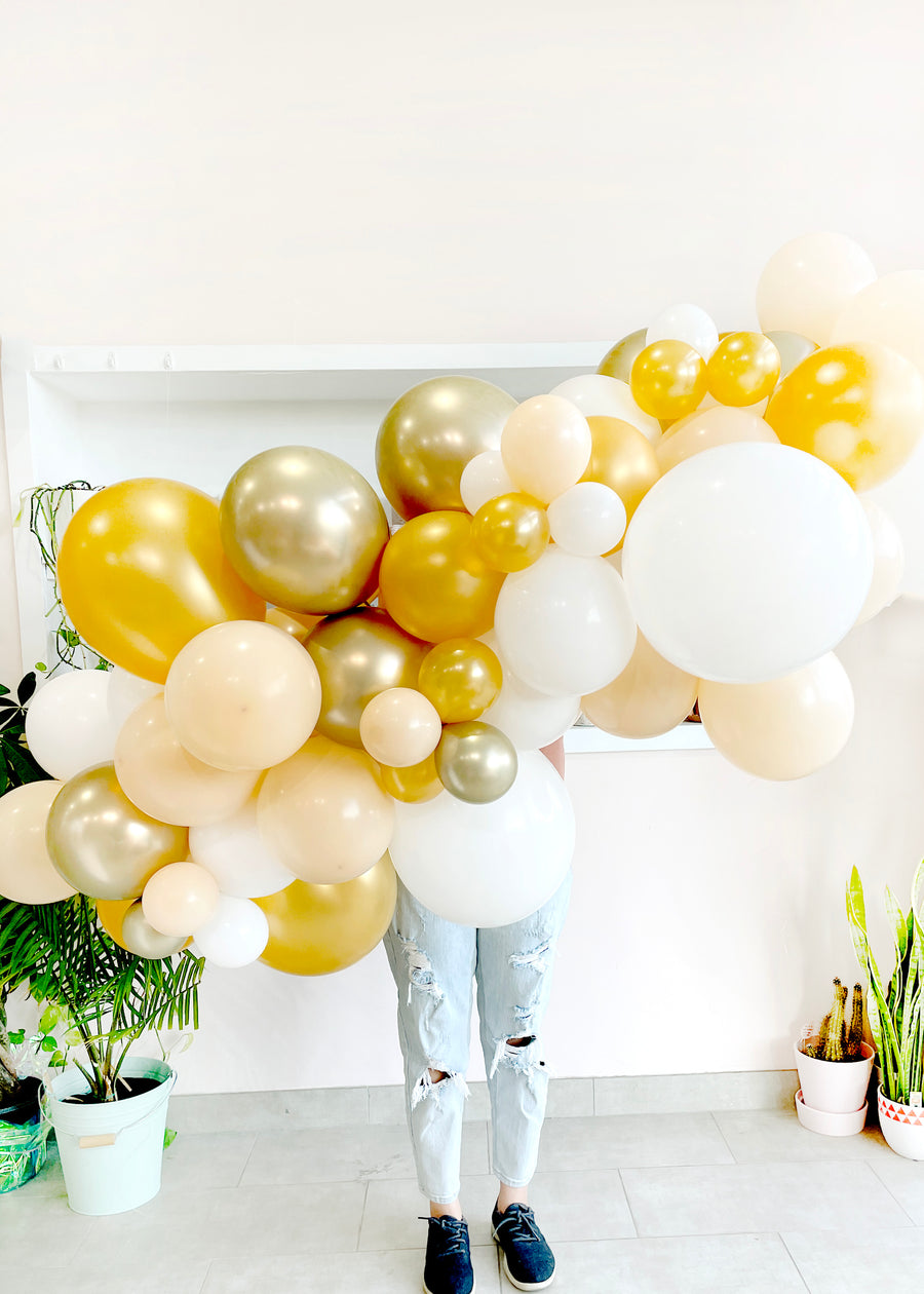 Golden Blush Balloon Garland To-Go