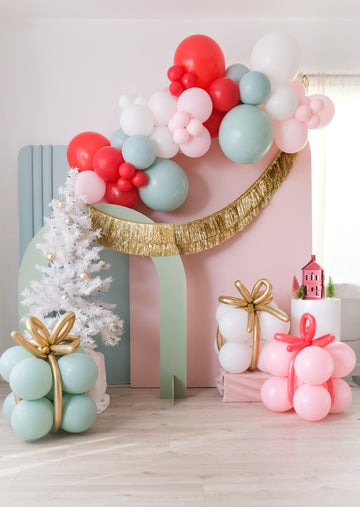 Balloon Garland To-Go in Peppermint Pink