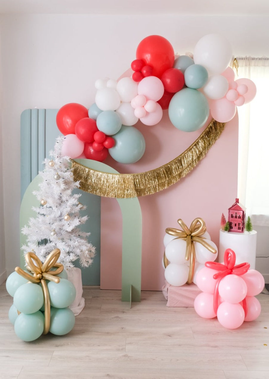 Balloon Garland To-Go in Peppermint Pink