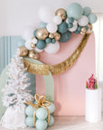 Balloon Garland To-Go in Mistletoe
