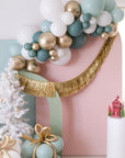 Balloon Garland To-Go in Mistletoe