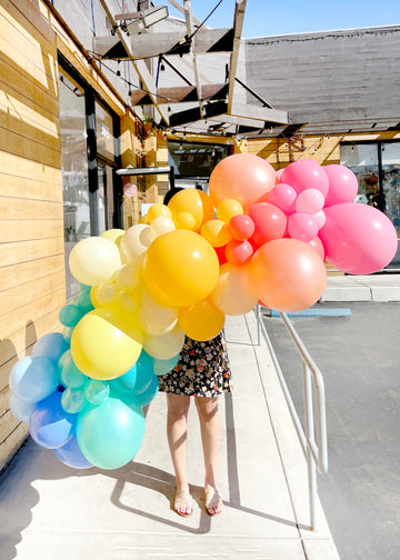 Rainbow Balloon Garland To-Go